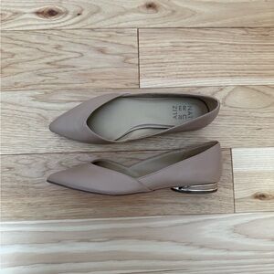 Naturalizer Women's Nude Flats with Gold Accent Heels